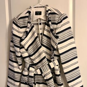 NWT Sz 6 Stylish Navy and Ivory Striped Tahari Blazer!